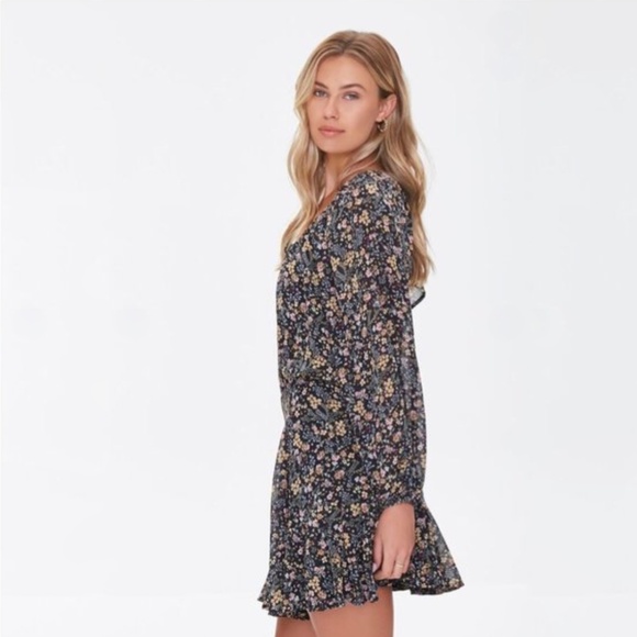 Forever 21 Ditsy Floral Back Cutout Peasant Sleeve Mini Dress - Picture 4 of 13